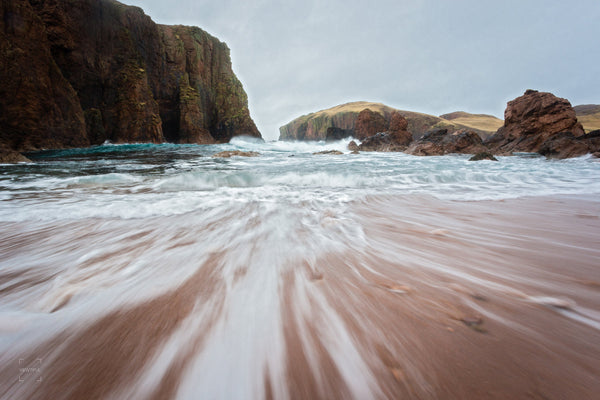 Breakers at the Hams of Roe